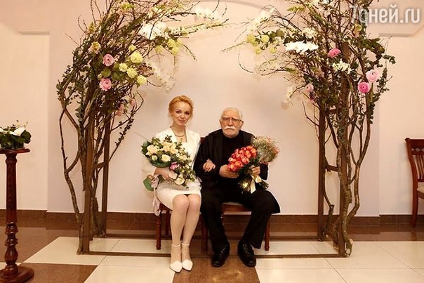 80-летний #Джигарханян женился на молодой избраннице